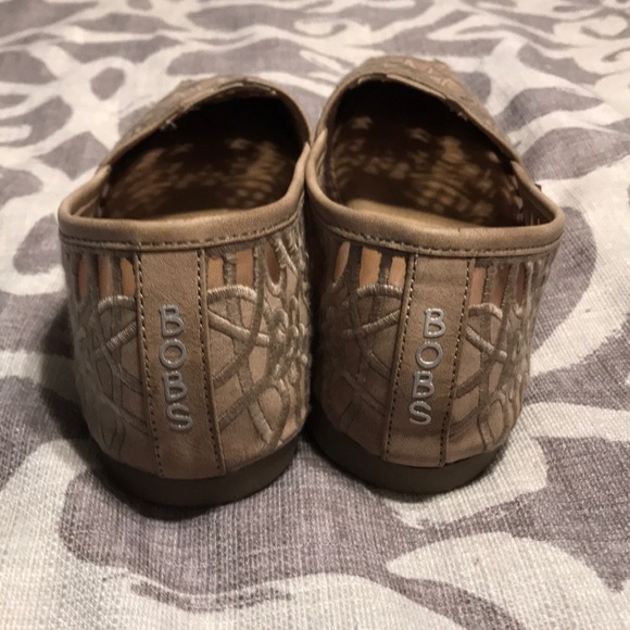 Taupe Bobs (8.5) - Picture 4 of 7